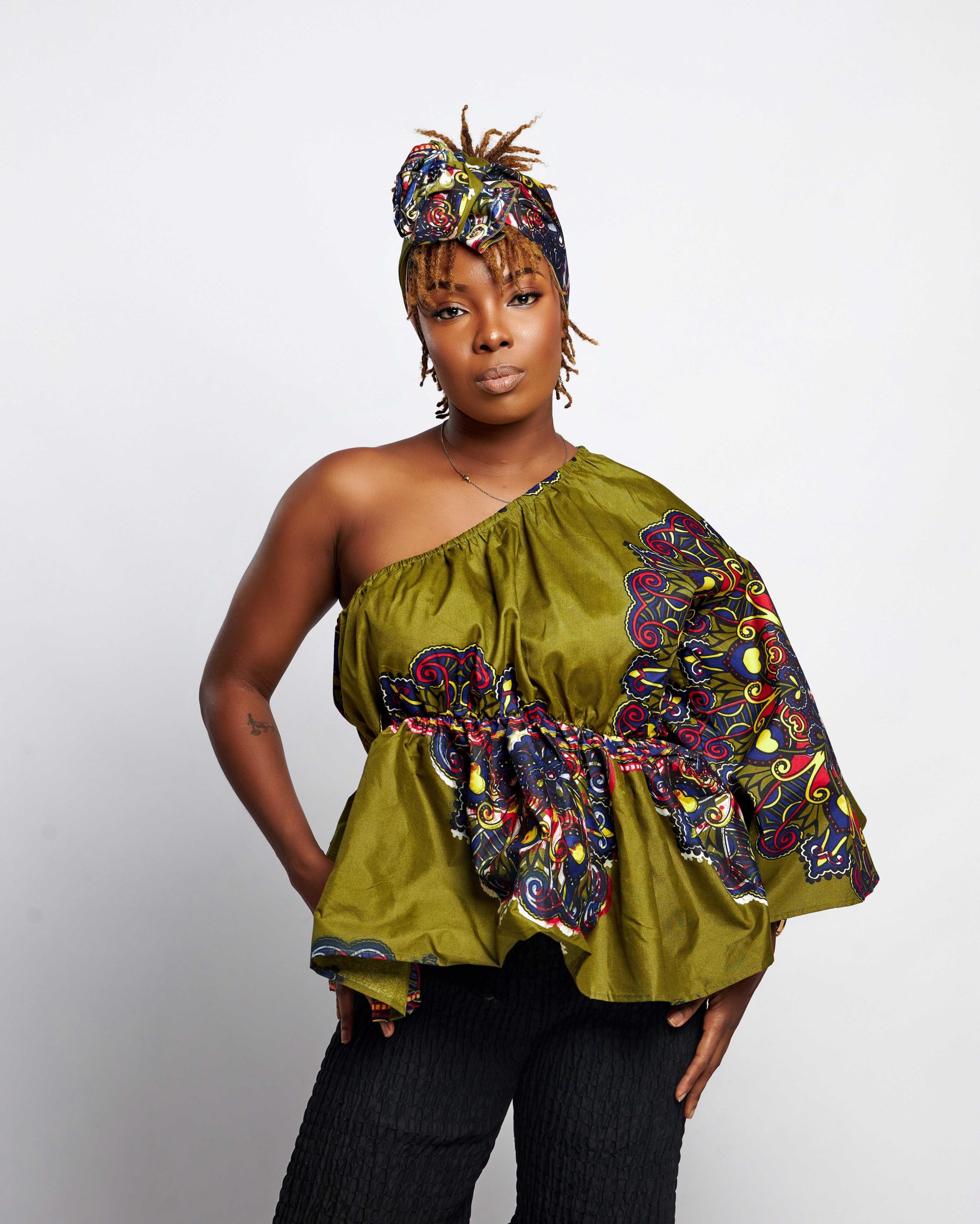African Clothing for Women. Ankara Women's Long Sleeves Top. Retail and Wholesale, Made in Africa