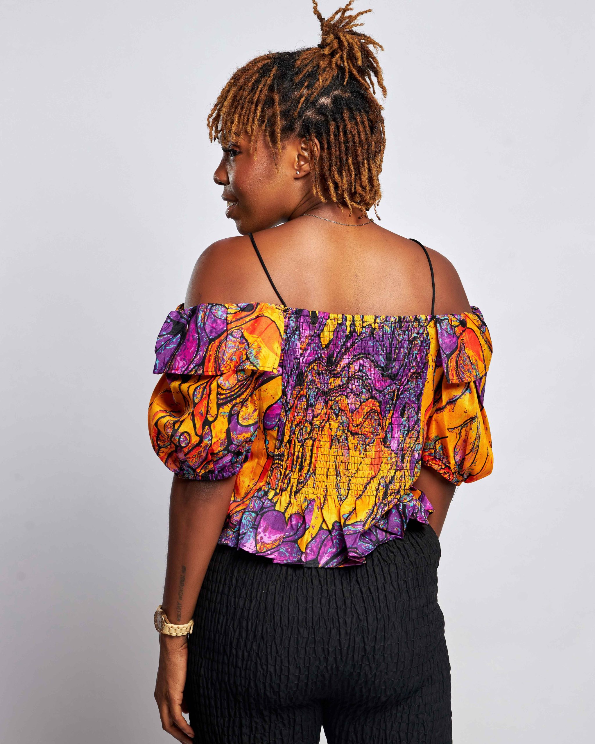 African Clothing for Women. Ankara Women's Long Sleeves Top. Retail and Wholesale, Made in Africa