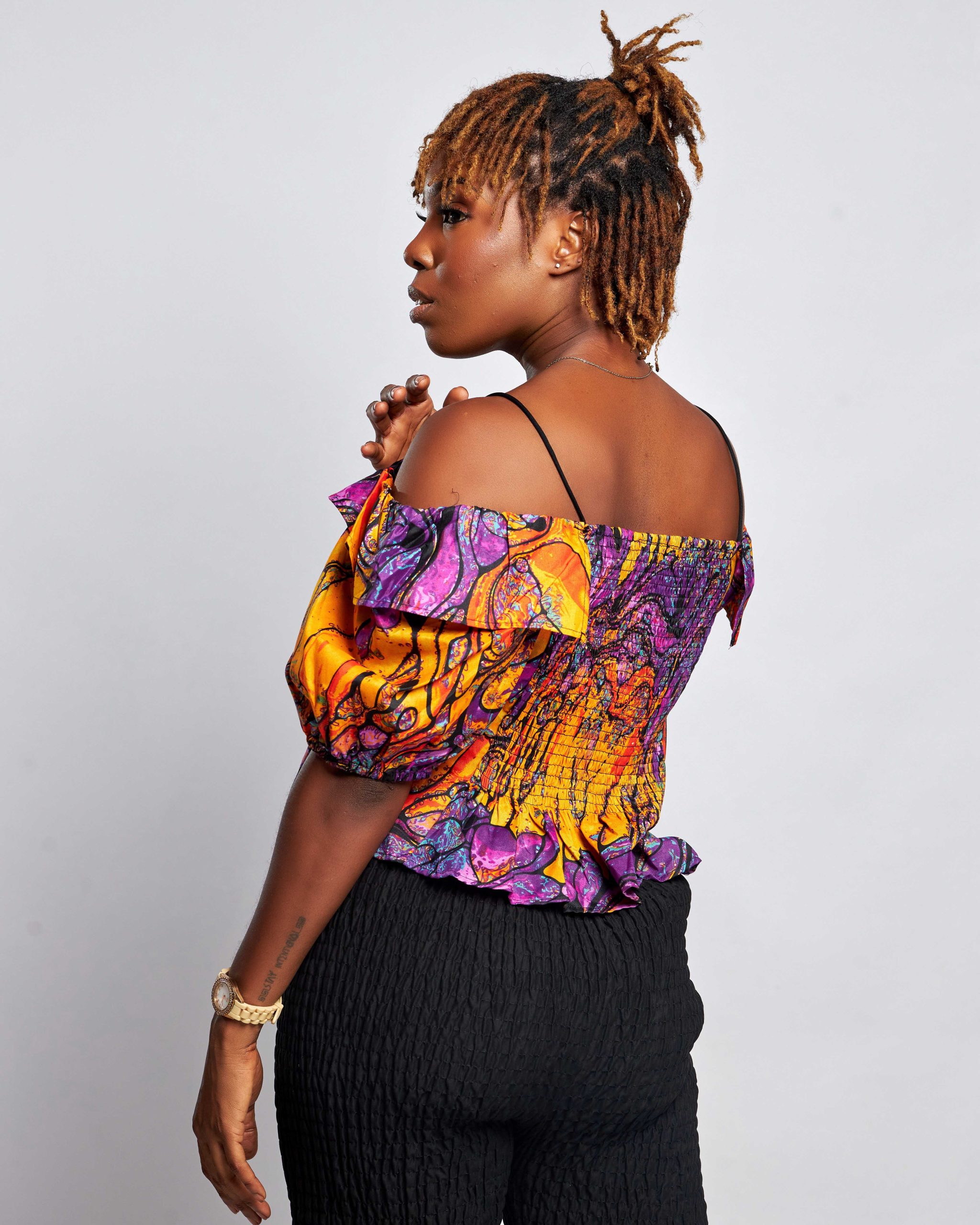 African Clothing for Women. Ankara Women's Long Sleeves Top. Retail and Wholesale, Made in Africa