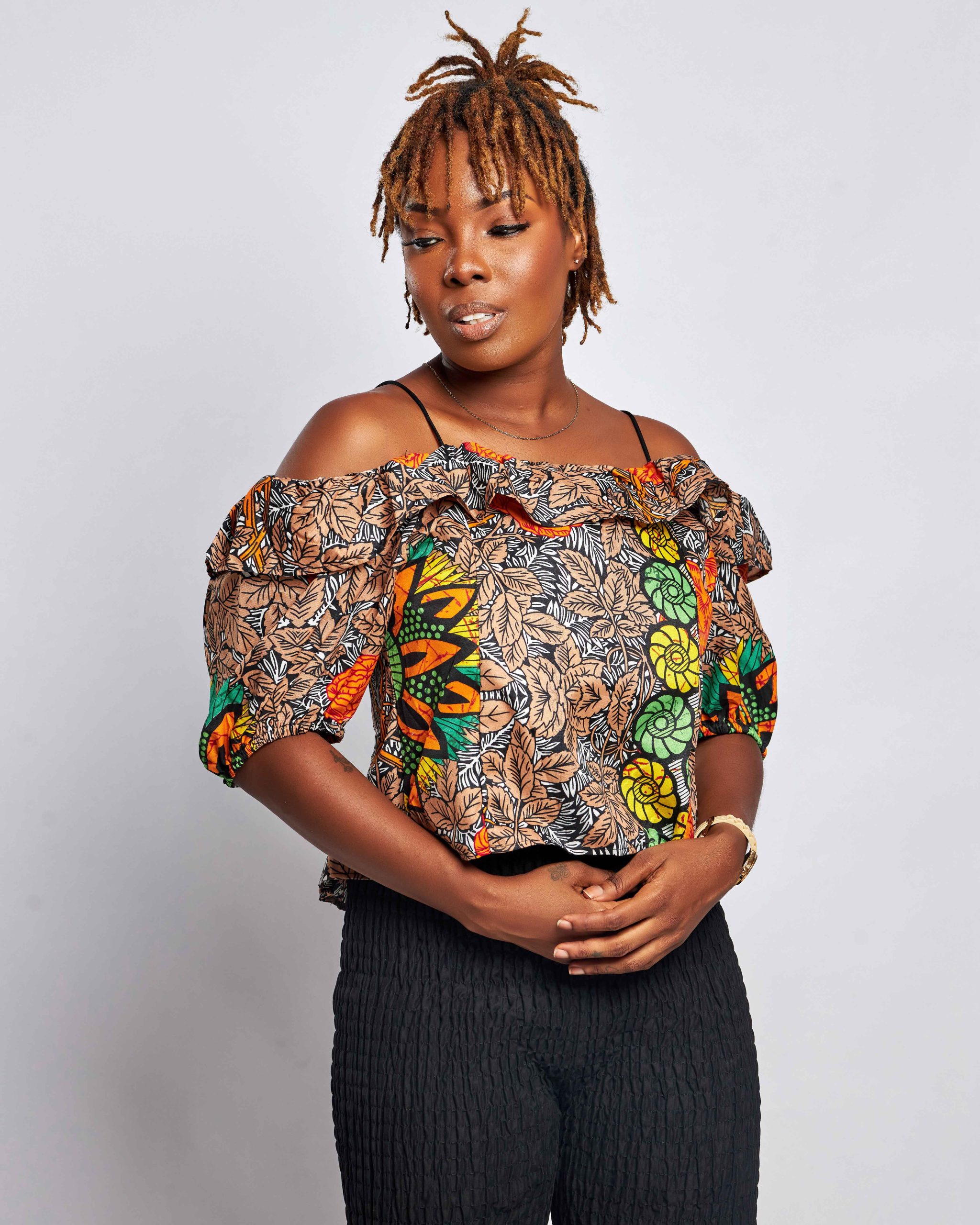 African Clothing for Women. Ankara Women's Long Sleeves Top. Retail and Wholesale, Made in Africa