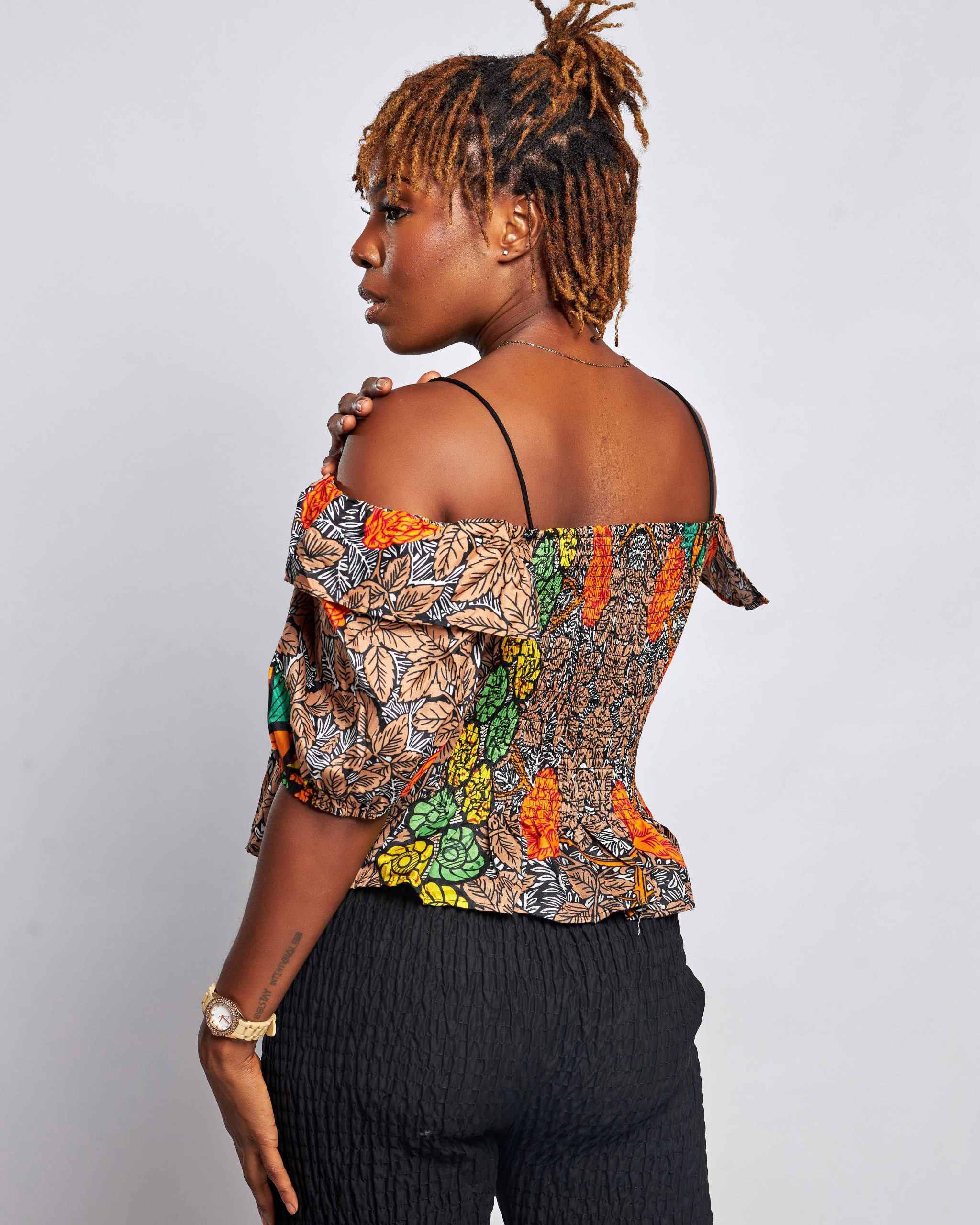 African Clothing for Women. Ankara Women's Long Sleeves Top. Retail and Wholesale, Made in Africa
